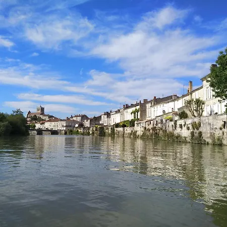 Camellia Hébergement de vacances Cherbonnieres (Charente-Maritime)