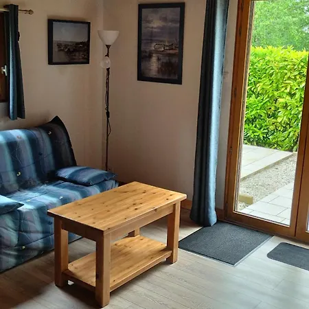 Camellia Cherbonnieres (Charente-Maritime)